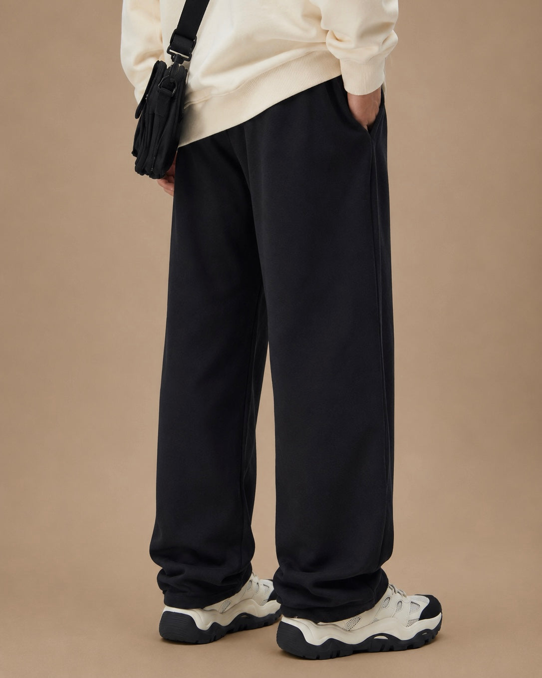QUANSH SWEATPANTS (BLACK)